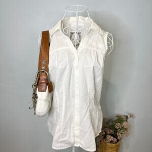 Stunning white vintage y2k Guess babydoll button up top with ruffles